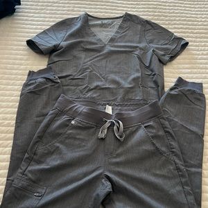 Figs gray women’s jogger scrub set size small. Excellent condition